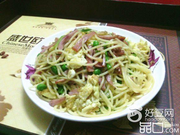 鸡蛋火腿炒意粉