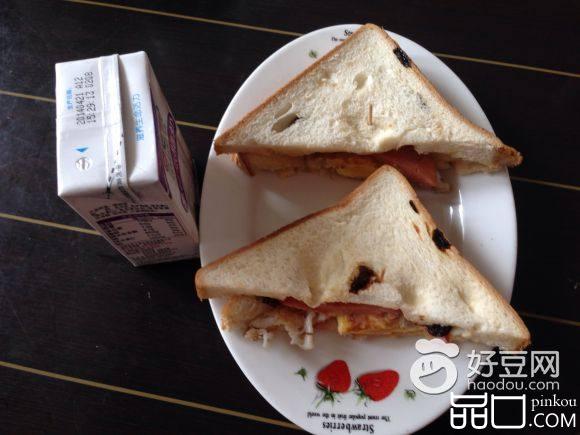西红柿火腿三明治