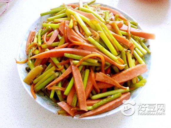 胡萝卜蒜苔炒火腿