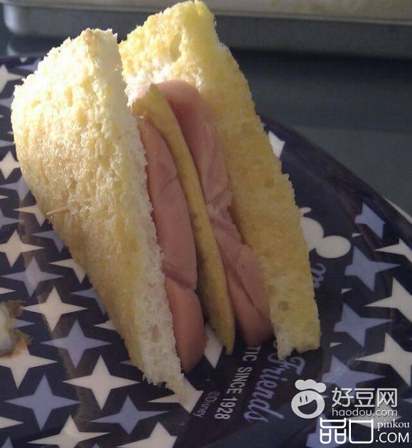 火腿蛋三文治