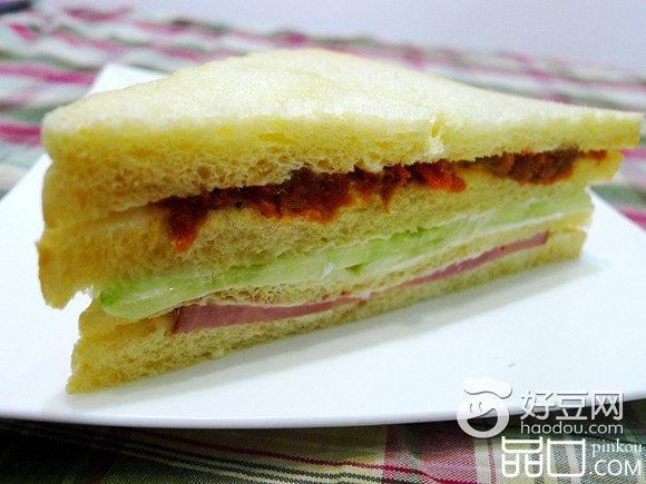 黄瓜火腿三明治