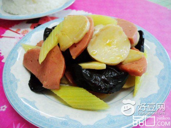 火腿西芹菌类小炒