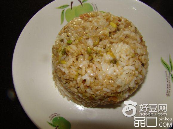 豆芽火腿炒饭
