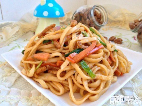 火腿肉丝炒面
