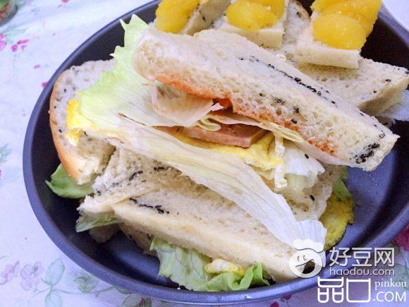 全麦土司三明治