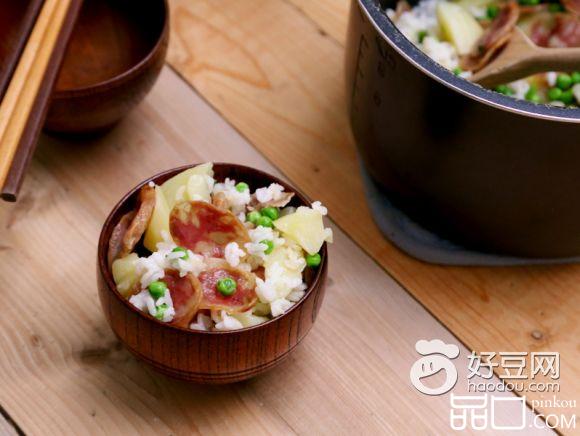 香肠土豆焖饭