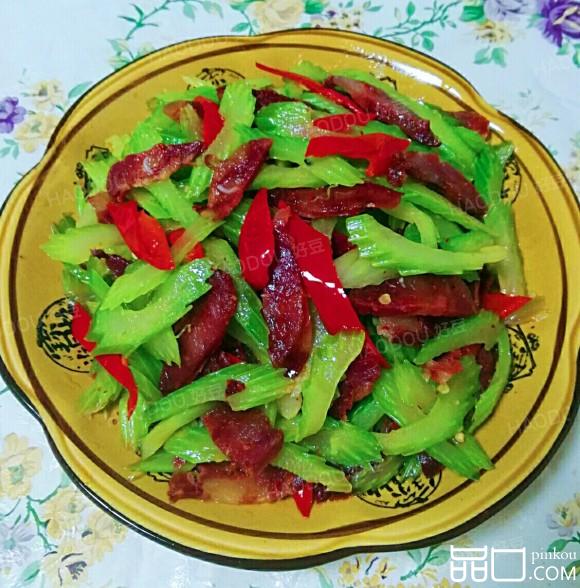芹菜炒香肠