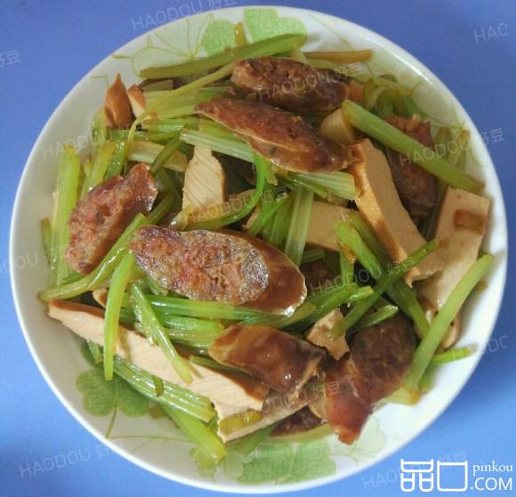 香干芹菜炒香肠