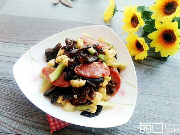 花菜木耳炒香肠