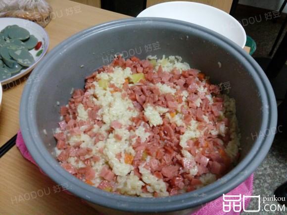 香肠煲仔饭