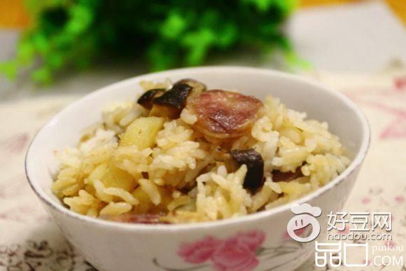 香肠土豆拌饭