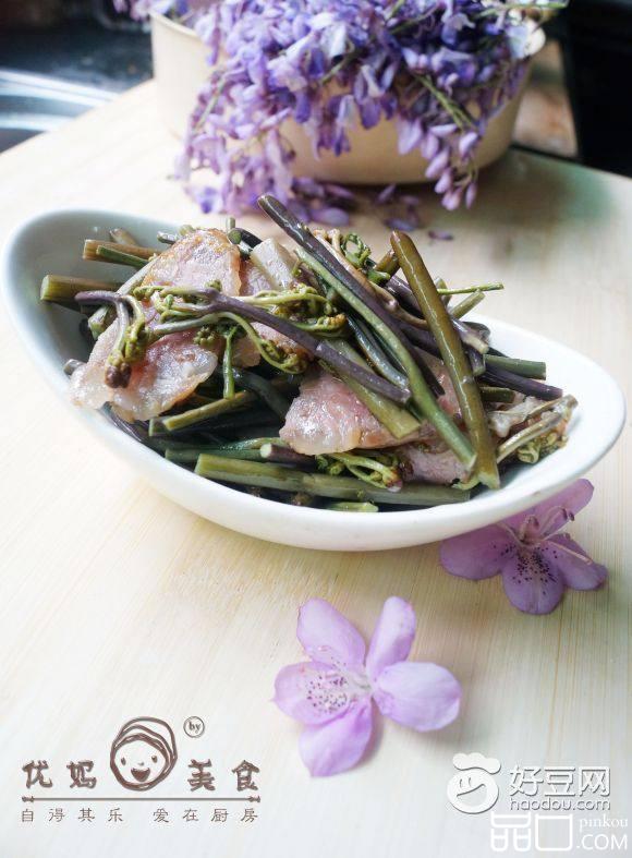 香肠炒蕨菜