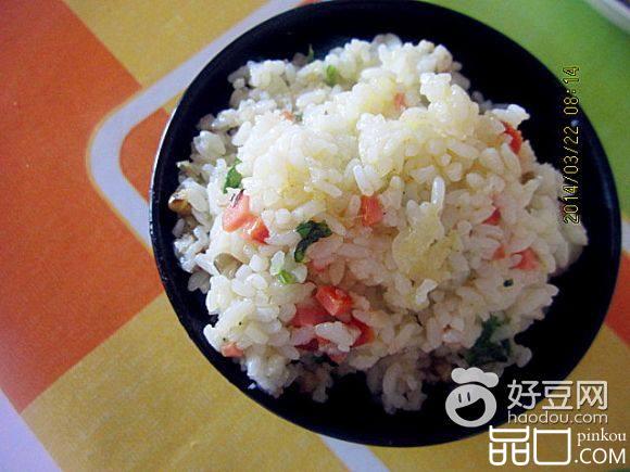 宝宝香肠青菜炒饭