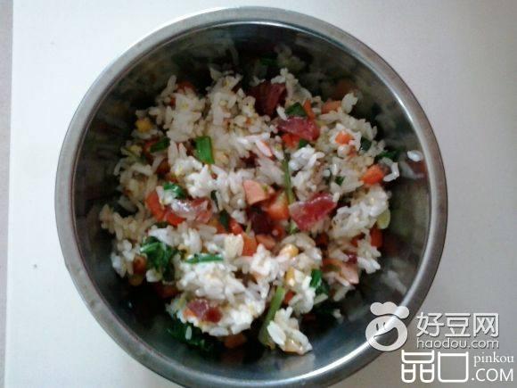 腊味葱花炒饭