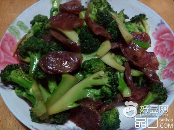香肠炒西兰花
