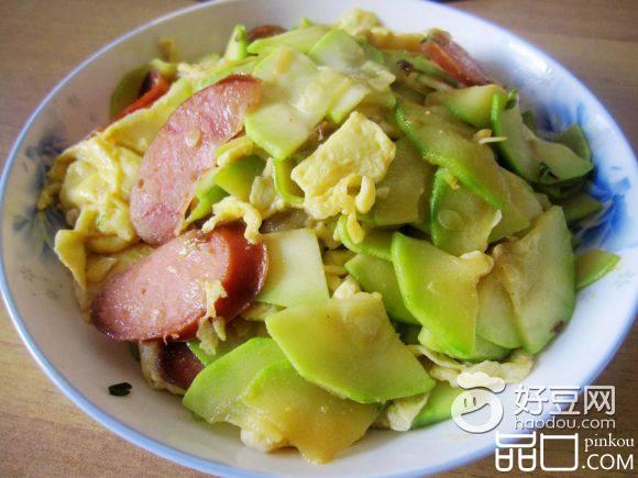 西葫芦香肠炒鸡蛋