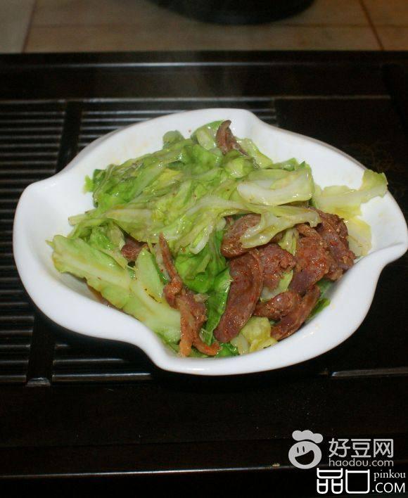 莲白炒香肠