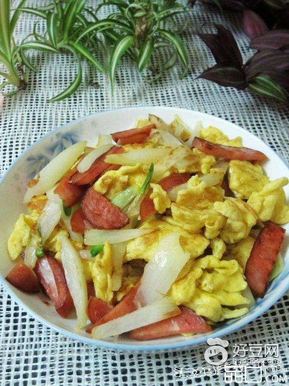 鸡蛋洋葱炒香肠