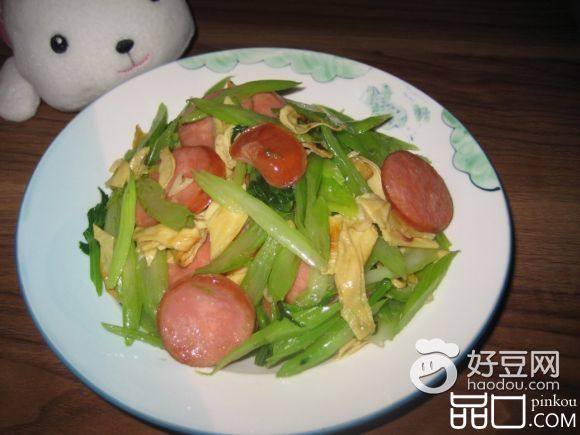 芹菜香肠炒豆腐皮