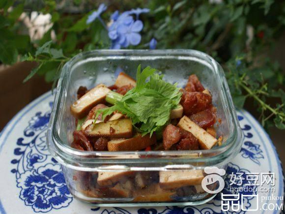 豆腐干炒香肠