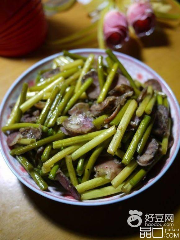 蒜薹炒香肠