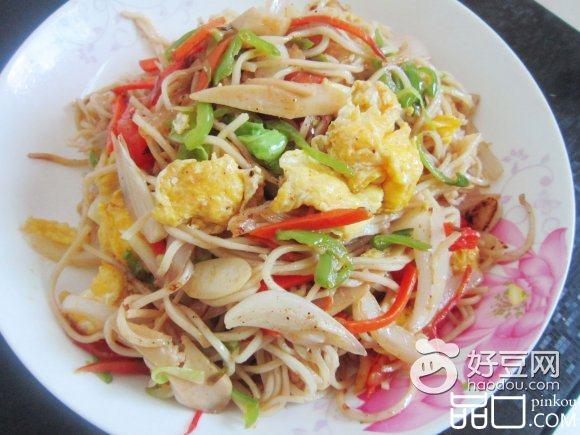 鸡蛋炒卤面