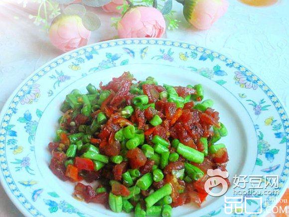 豆角香肠丁