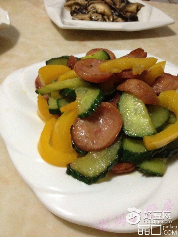 彩椒黄瓜炒香肠