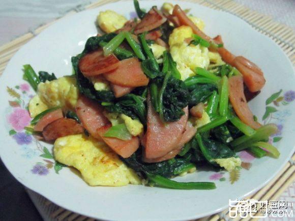 菠菜香肠炒鸡蛋