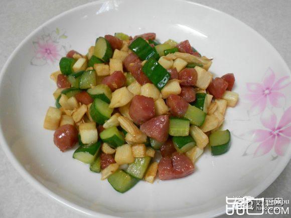 香肠炒黄瓜笋丁