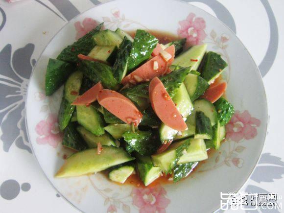 凉拌香肠黄瓜