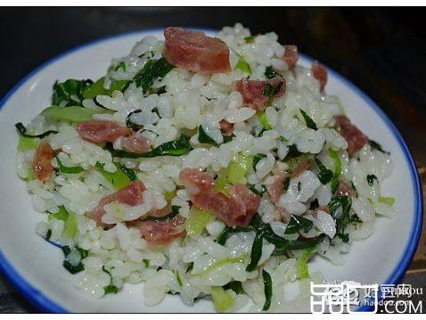 油菜香肠炒饭