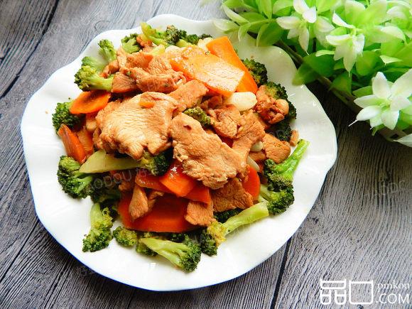 西兰花炒鸡肉片