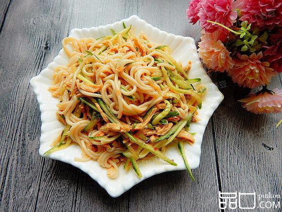 黄瓜鸡丝凉拌面