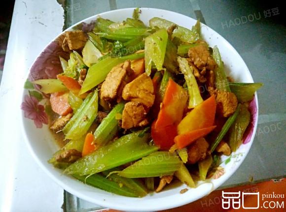鸡肉炒芹菜胡萝卜