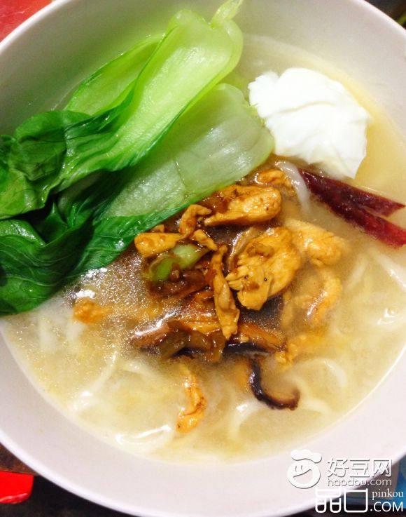 鸡肉榨菜香菇面