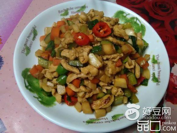 杏鲍菇黄瓜炒鸡丁
