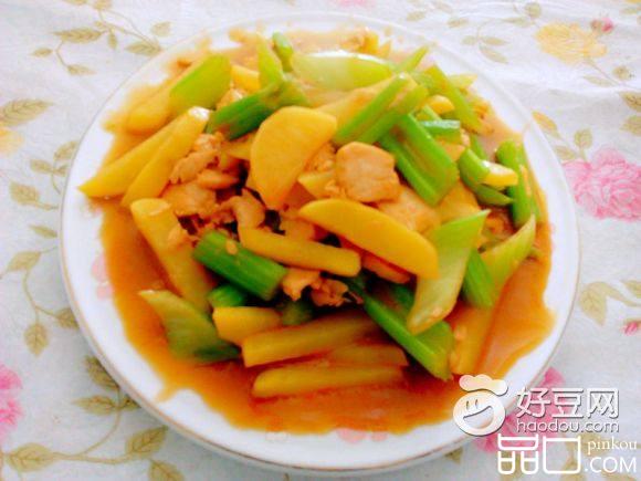 西芹土豆炒鸡肉