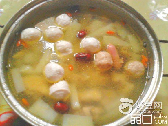 鸡肉鱼丸火锅