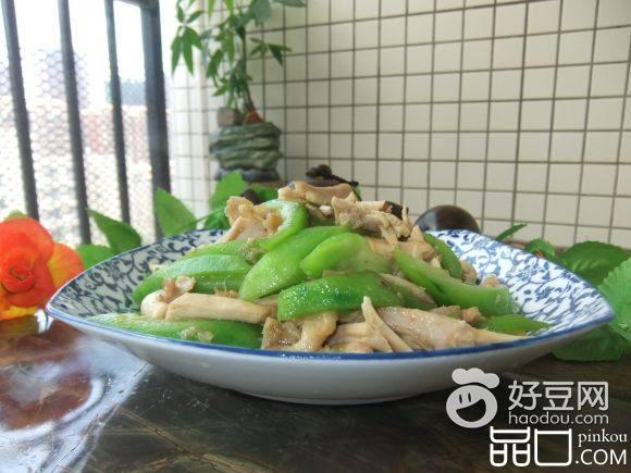 鸡肉炒丝瓜