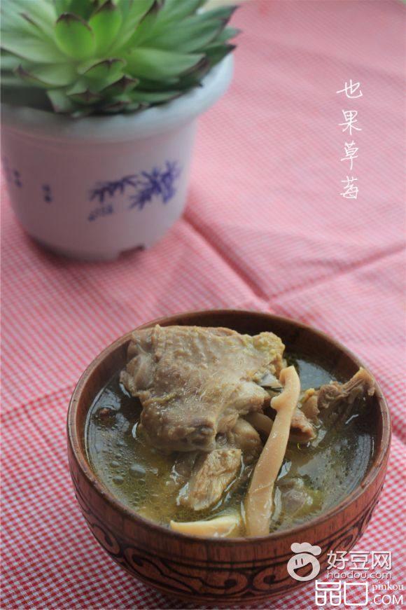 墨鱼干鸡汤