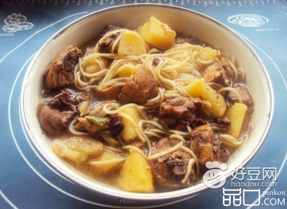 土豆鸡肉烩土豆粉