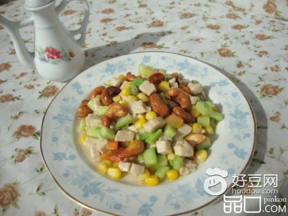 腰果玉米炒鸡丁