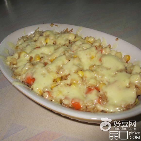 鸡肉红萝卜玉米焗饭