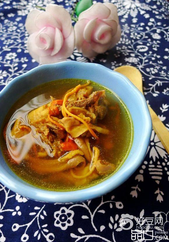 虫草花猪肚煲土鸡汤