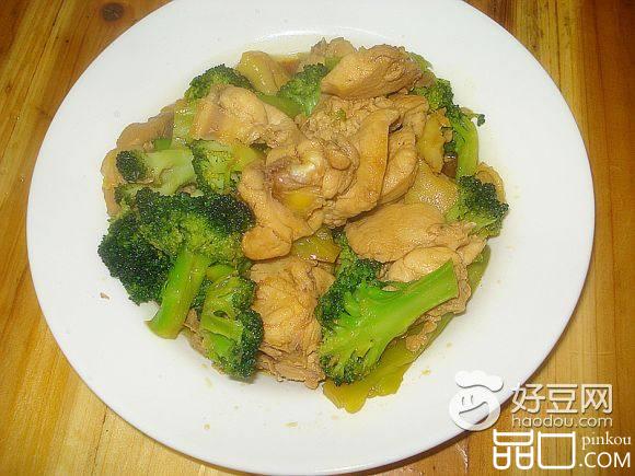 鸡肉炒西兰花