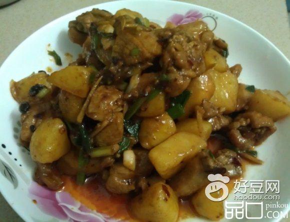 土豆焖鸡块