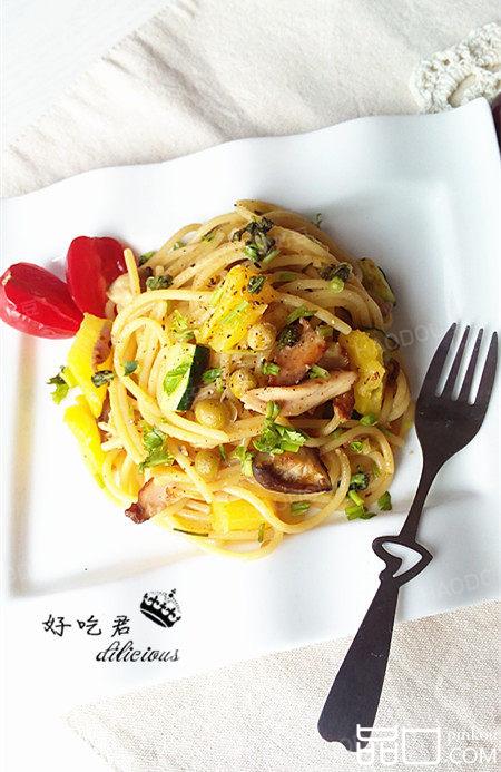 菠萝鸡肉意面