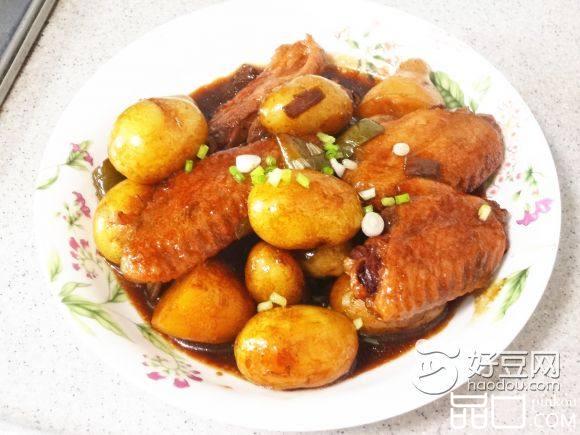 小土豆炖鸡翅