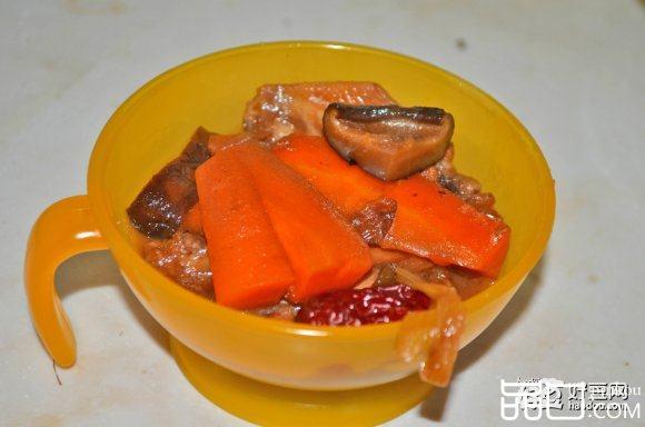 香菇胡萝卜烧鸡翅